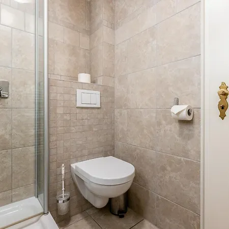 アパート Auster No 3 *