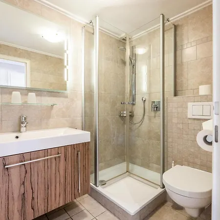 Auster No 3 アパート *